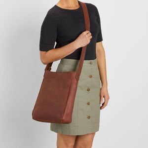 Elegant Brown Leather Shoulder Bag